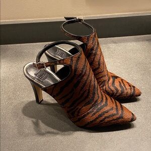 WHBM Leather Sling backs, ‘Dana’, White House Black Market animal print 9M